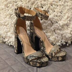 Ideal Shoes Platform Snake Print Block Heels